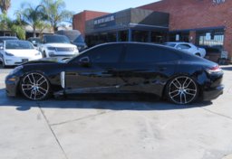 2022 Porsche Panamera - Image 12