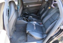 2022 Porsche Panamera - Image 27