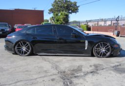 2022 Porsche Panamera - Image 11