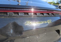 2022 Porsche Panamera - Image 18