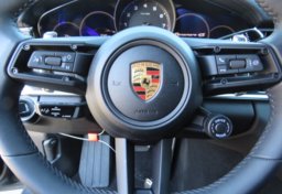 2022 Porsche Panamera - Image 32