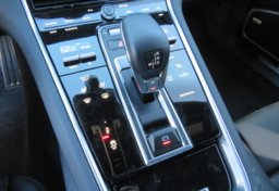 2022 Porsche Panamera - Image 48