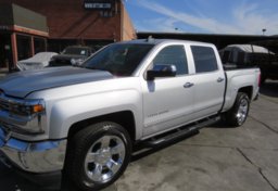 2017 Chevrolet Silverado 1500 - Image 4