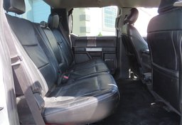 2017 Ford Super Duty F-250 SRW - Image 32