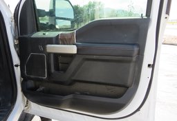 2017 Ford Super Duty F-250 SRW - Image 56