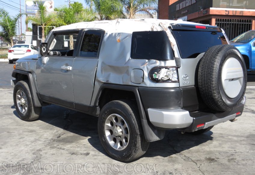 2012 Toyota FJ Cruiser - Image 8