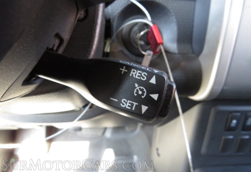 2012 Toyota FJ Cruiser - Image 31