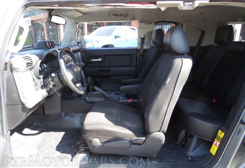 2012 Toyota FJ Cruiser - Image 19