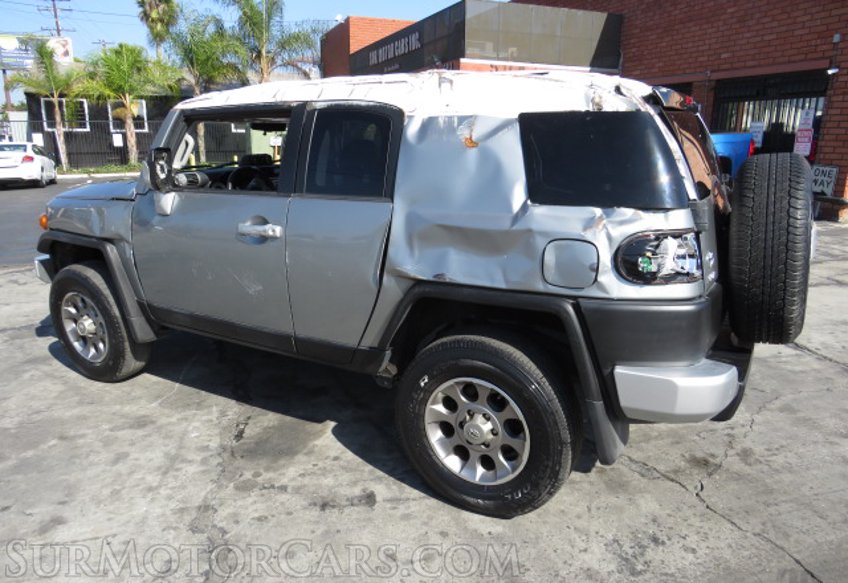 2012 Toyota FJ Cruiser - Image 6