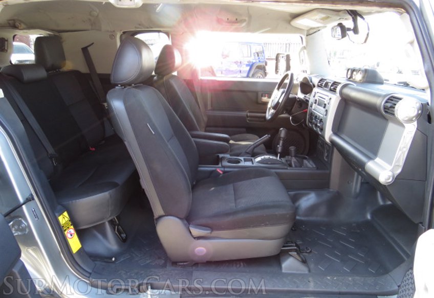 2012 Toyota FJ Cruiser - Image 20