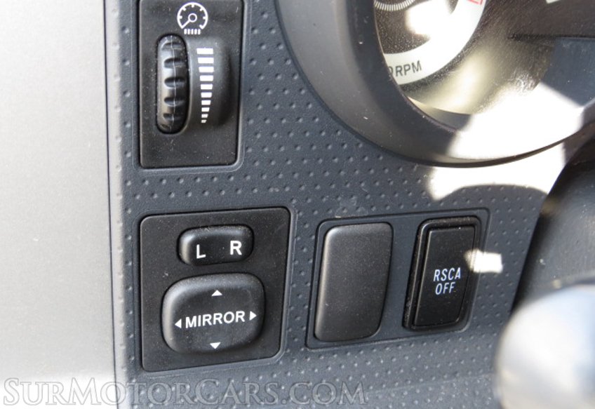 2012 Toyota FJ Cruiser - Image 33