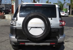 2012 Toyota FJ Cruiser - Image 10