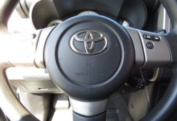 2012 Toyota FJ Cruiser - Image 28