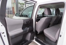 2021 Toyota Tacoma - Image 19