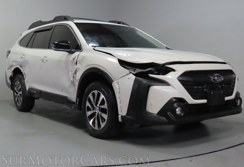 2025 Subaru Outback Premium - Image 4