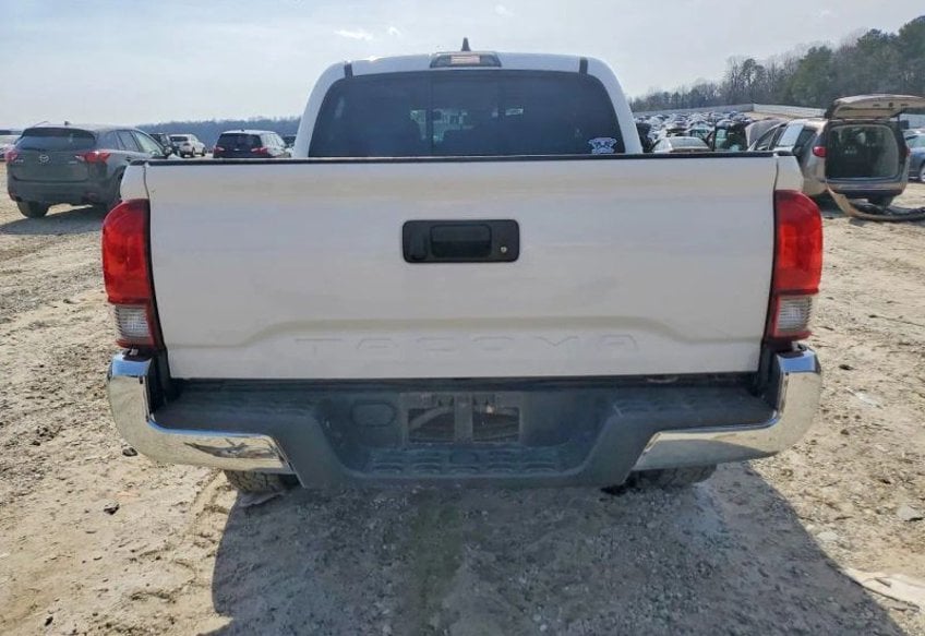 2020 Toyota Tacoma SR5 - Photo 8