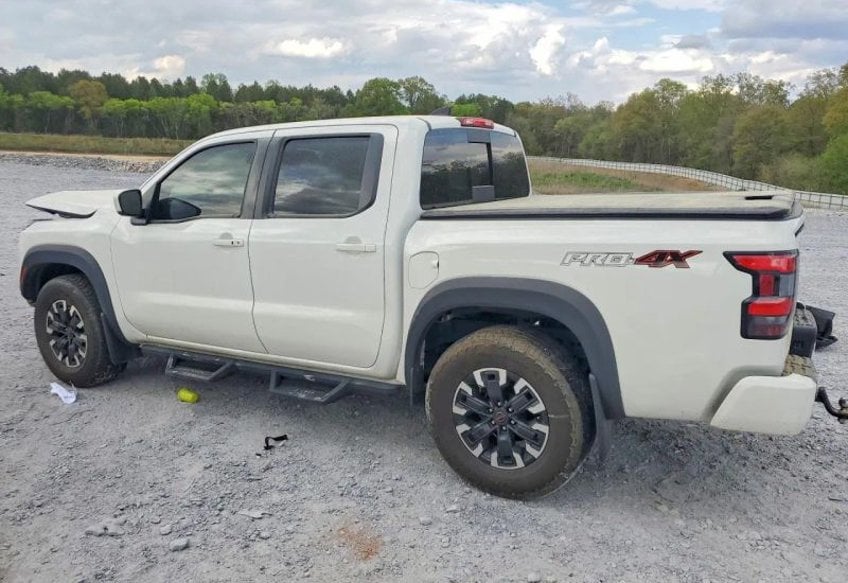 2023 Nissan Frontier PRO-4X Crew Cab 4X4's photo