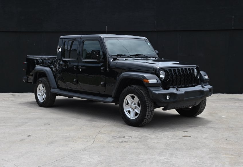 2020 Jeep Gladiator Sport S's photo