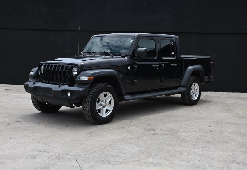 2020 Jeep Gladiator Sport S's photo