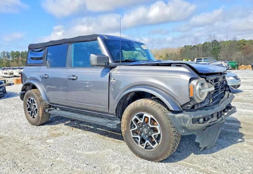 2022 Ford Bronco Base 4x4's photo