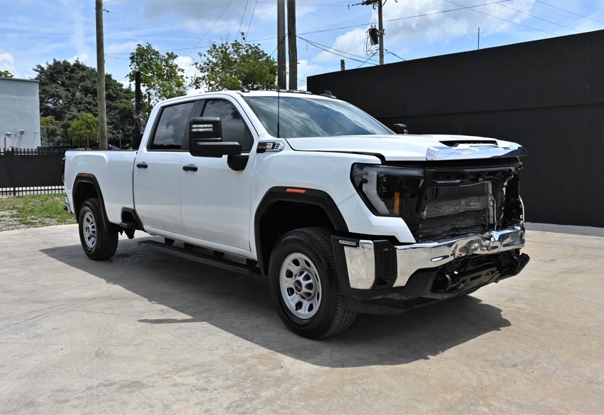 2024 GMC Sierra 4WD Crew Cab Standard Box Pro's photo