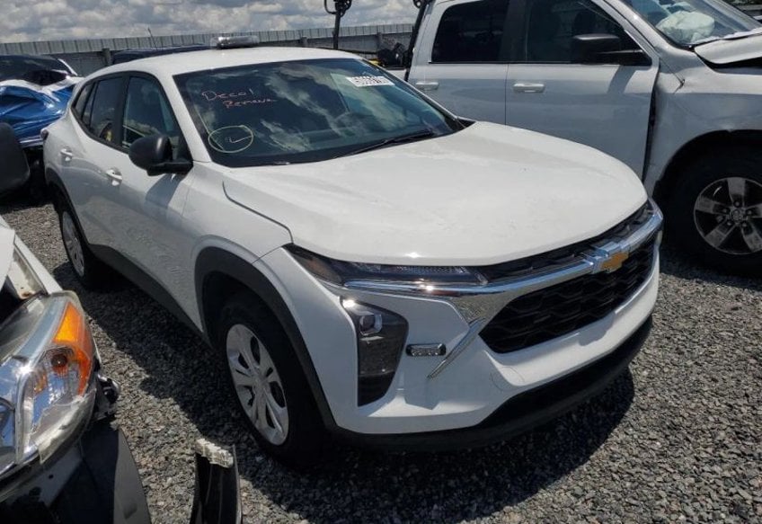 2025 Chevrolet Trax LS's photo