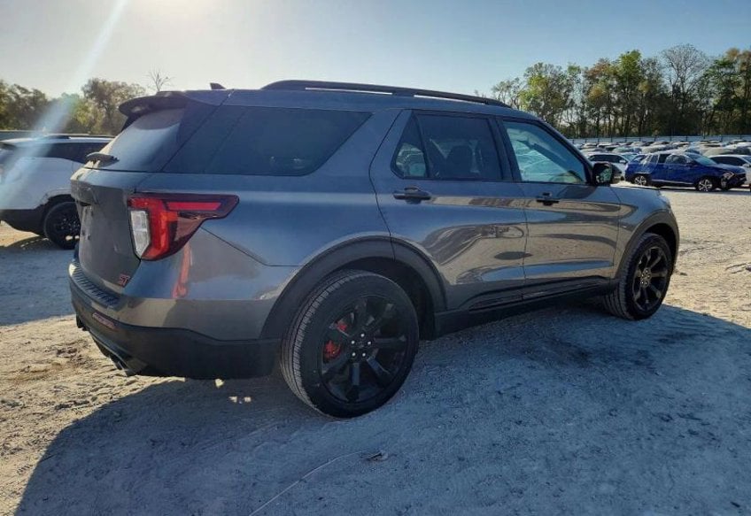 2024 Ford Explorer ST 4WD's photo