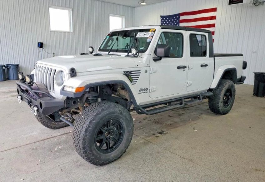 2020 Jeep Gladiator Overland's photo