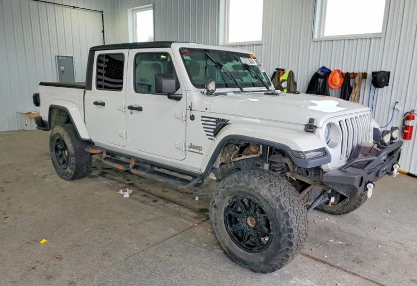 2020 Jeep Gladiator Overland's photo