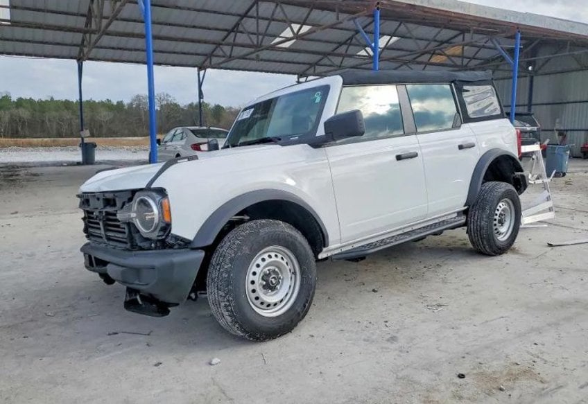 2025 Ford Bronco 4-Door Base
