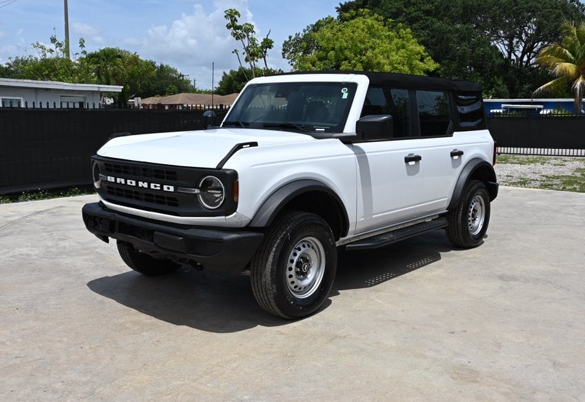 2025 Ford Bronco Base 4x4's photo