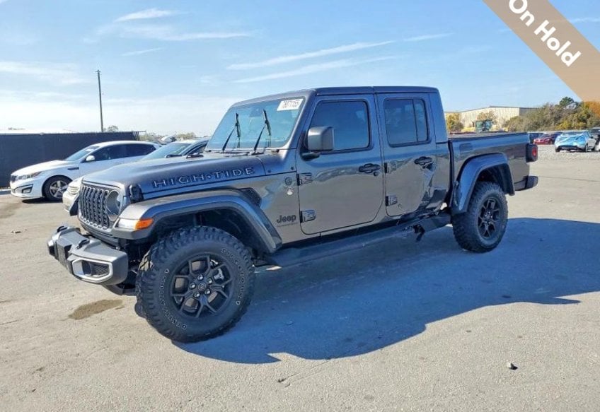 2025 Jeep Gladiator High Tide Auto's photo