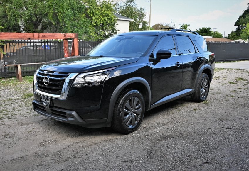 2022 Nissan Pathfinder SV