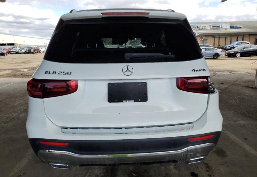2025 Mercedes-Benz GLB Base