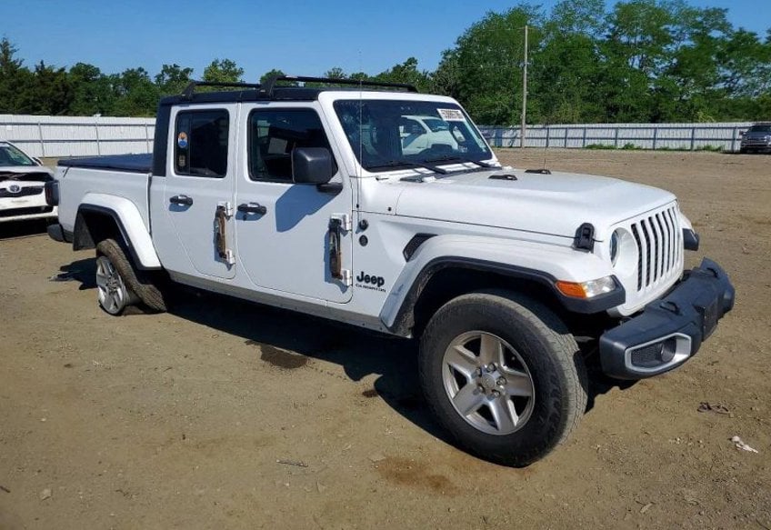 2021 Jeep Gladiator Sport S's photo