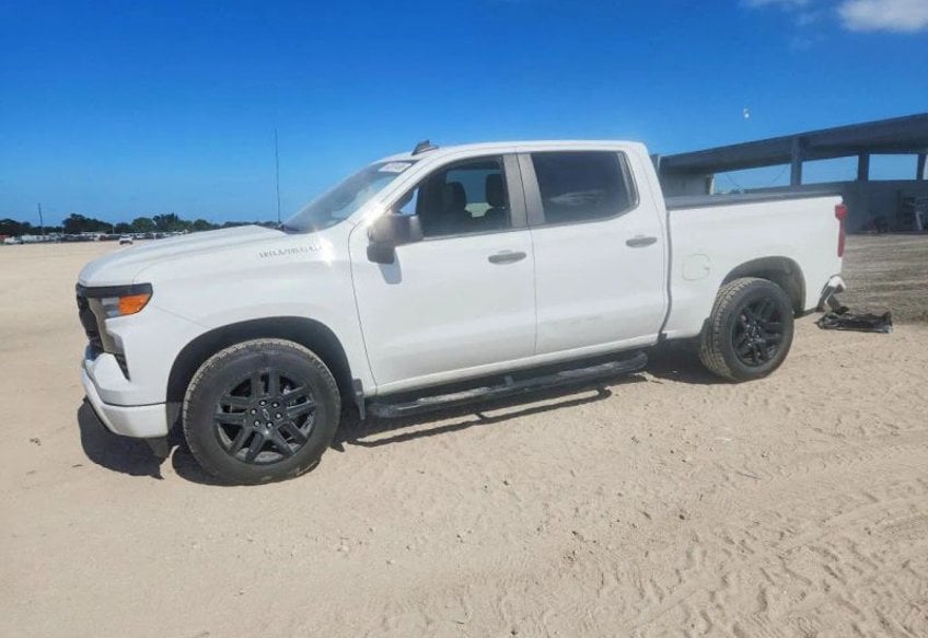 2023 Chevrolet Silverado 1500 Custom Crew Cab Short Box's photo