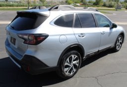 2021 Subaru Outback Limited - Thumbnail 9