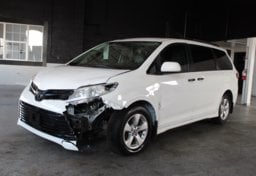 2020 Toyota Sienna - Thumbnail 2