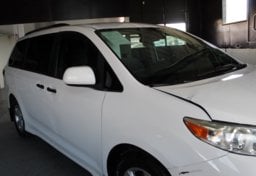 2020 Toyota Sienna - Thumbnail 11
