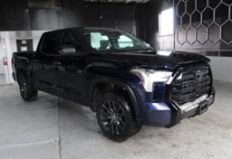 2022 Toyota Tundra 4x4 SR5 - Thumbnail 1