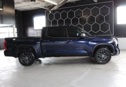 2022 Toyota Tundra 4x4 SR5 - Thumbnail 9