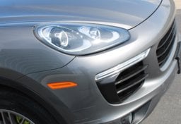 2015 Porsche Cayenne - Thumbnail 18