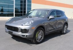 2015 Porsche Cayenne - Thumbnail 2