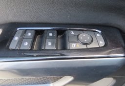 2022 Nissan Pathfinder SL - Thumbnail 24