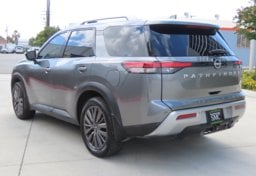 2022 Nissan Pathfinder SL - Thumbnail 10