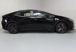 2026 Toyota Prius LE - Thumbnail 5