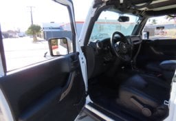 2016 Jeep Wrangler - Thumbnail 32