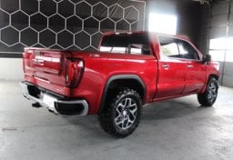 2023 GMC Sierra 1500 4x4 SLT - Thumbnail 4