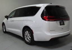 2027 Chrysler Pacifica Select - Thumbnail 10