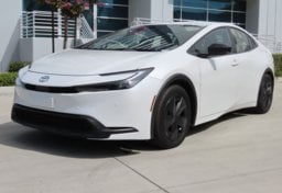 2026 Toyota Prius LE - Thumbnail 4